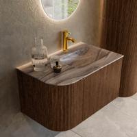 Badmeubel Mondiaz Kurve-Dlux | 75 cm | Meubelkleur Walnut | Wastafelkleur Sombra | Solid surface | Wasbak rechter zijde spoelbak | 1 kraangat