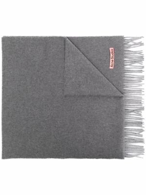 Acne Studios écharpe en cachemire à franges - Gris