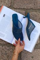 Lola Cruz pumps 182Z02BK azul zafiro