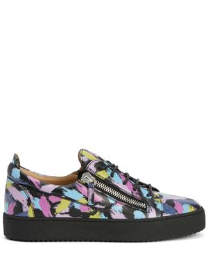 Giuseppe Zanotti baskets Frankie à effet taches de peinture - Multicolore