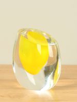 Vaasje glas ovaal geel, 11 cm