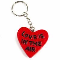Polystone Sleutelhanger "Love is in the Air"