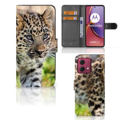 Motorola Moto G84 | Telefoonhoesje | Met pasjeshouder | Baby Luipaard