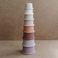 Mushie stapeltoren Pastel