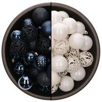 74x stuks kunststof kerstballen mix van donkerblauw en wit 6 cm - Kerstbal