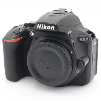 Nikon D5600 body occasion