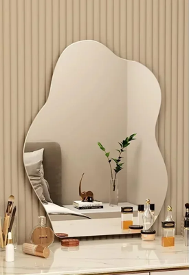 NordiGlow Onregelmatige LED-Spiegel - Scandinavisch Design