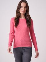 Basic fijngebreide boothals trui van biologisch cashmere