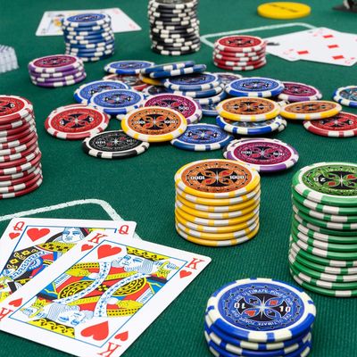 Pokerset 300 Poker Chips Set Laserchips Inclusief Aluminium Koffer Complete Set (Zilver / Zwart)