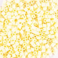 Vaessen Creative • strijkkralen creme 1100st.