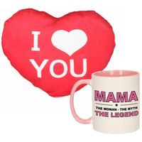 Mama the legend mok/beker 300 ml roze incl. sierkussentje hart vorm 12 cm - thumbnail