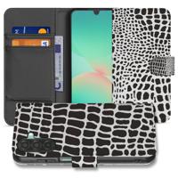 Samsung Galaxy A17 | Telefoonhoesje | Met pasjeshouder | Slangenprint