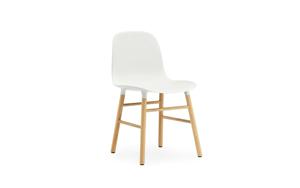 Normann Copenhagen Form Chair Oak restaurant- & eetkamerstoel Harde stoel Harde rugleuning