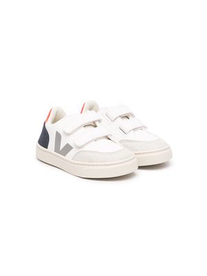 VEJA Kids baskets V-12 à attache scratch - Blanc