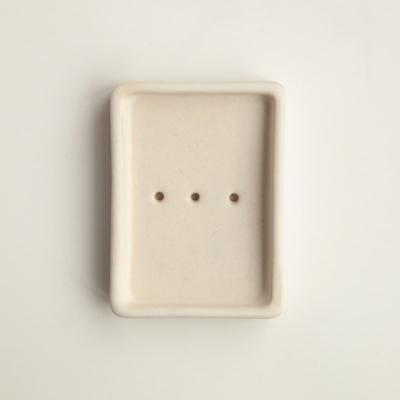 Day 1 Handgemaakt Keramieken Zeepbakje Wit met Gaatjes Day 1 Handgemaakt Keramieken Zeepbakje Wit met Gaatjes