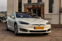30 minuten zelf rijden in een Tesla 30 minuten zelf rijden in een Tesla