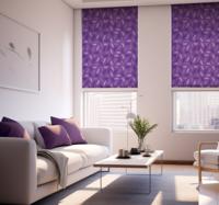 Geometrische lila tinten rolgordijn woonkamer