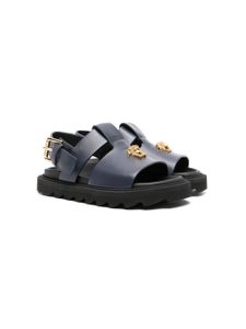 Versace Kids sandales en cuir à plaque Medusa - Bleu