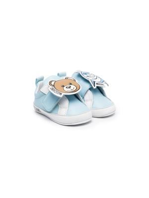 Moschino Baby Bear & Shark Sneakers 74267 Wit/Blauw - Maat 18 - Kleur: WitBlauw | Soccerfanshop