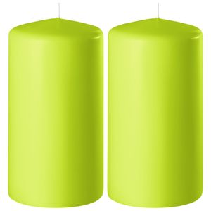 2x Lime groene cilinderkaarsen/stompkaarsen 6 x 15 cm 58 branduren