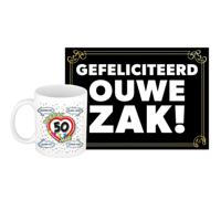 Verjaardag cadeau koffiemok 50 jaar - man - goddelijk - met gefeliciteerd ouwe zak wenskaart
