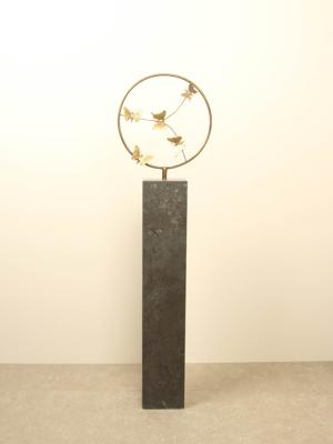 Bronzen sculptuur ring met 5 messing vlinders, Ø 32 cm