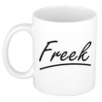 Naam cadeau mok / beker Freek met sierlijke letters 300 ml   -