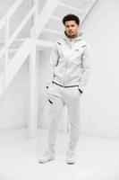 Under Armour Unstoppable Fleece Trainingspak Heren Gebroken Wit - Maat XS - Kleur: Wit | Soccerfanshop Under Armour Unstoppable Fleece Trainingspak Heren Gebroken Wit - Maat XS - Kleur: Wit | Soccerfanshop
