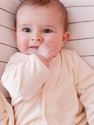 Babypakje vestje en broek fluweel / velours vanille