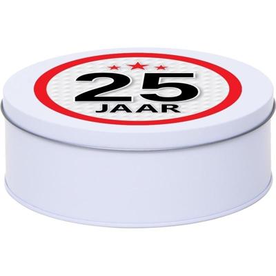 Leeftijd Snoeptrommel - koektrommel Cadeau - wit - rond blik - met 25 jaar sticker Leeftijd Snoeptrommel - koektrommel Cadeau - wit - rond blik - met 25 jaar sticker