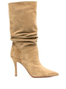 Amina Muaddi bottes Ida 95 mm en daim - Marron