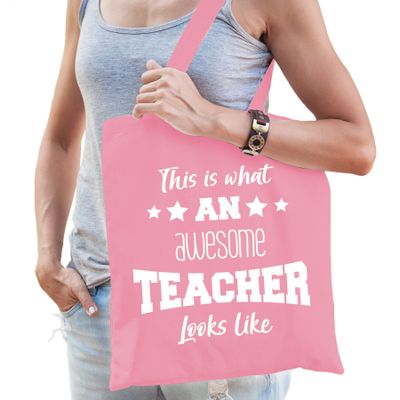 Cadeau tas voor juffen - katoen - 42x38 cm - licht roze - This is what an awesome teacher looks like Cadeau tas voor juffen - katoen - 42x38 cm - licht roze - This is what an awesome teacher looks like