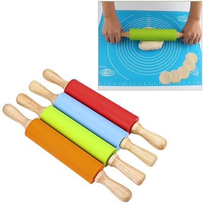 kn055 massief houten handvat silicone deegroller non-stick voedsel knoedel stok lengte: 43cm willekeurige kleur levering