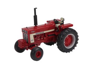 International Harvester Farmall 1066 van Britains - Schaal 1:32