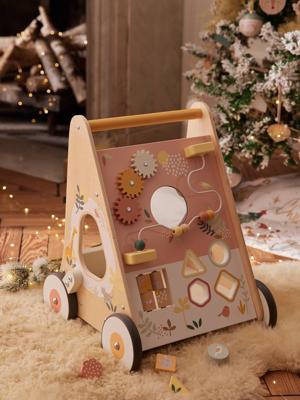 Loopwagen met houten remmen rozen