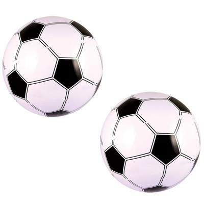Voetbal/strandbal opblaasbaar - 2x stuks - 41 cm - buiten/strand speelgoed