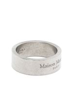 Maison Margiela logo-engraved band ring - Argent - thumbnail