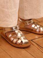 Gesloten leren sandalen goud