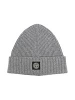 Stone Island Junior logo-patch ribbed-knit beanie - Gris - thumbnail