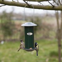 Metalen vogel voedersilo groen aan hanger 23 cm - Vogel voedersilo - thumbnail