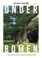 Onder bomen (Hardback)