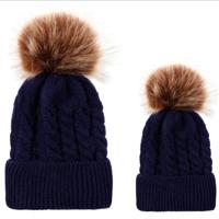 2 in 1 herfst en winter ouder-kind hoed instellen warme twist textuur gebreide muts met wol bal grootte: ouder-kind (marineblauw)