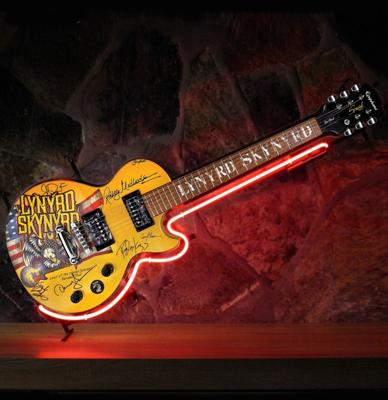Lynyrd Skynyrd Gibson Gitaar Neon Verlichting 117 x 45 cm - Rood, Wit