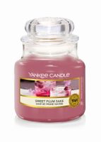 Yankee Candle Geurkaars Small Sweet Plum Sake - 9 cm / ø 6 cm - thumbnail