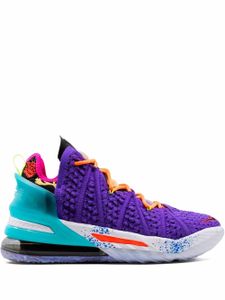 Nike baskets montantes LeBron 18 - Violet