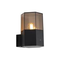 QAZQA Buiten wandlamp zwart met smoke glas zeshoek en schemersensor -