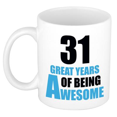 Verjaardag 31 jaar Koffiemok Cadeau - Great years of being awesome - wit/blauw