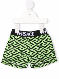 Versace Kids short à imprimé Greca - Vert