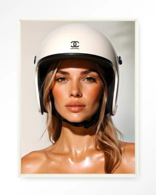 Urban Cotton Wandkleed 'Chanel Helmet' 80 x 110cm in Floating Frame - off white