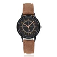 LGT Tijdloos herenhorloge met bruine leren band en zwarte wijzerplaat LGT Tijdloos herenhorloge met bruine leren band en zwarte wijzerplaat